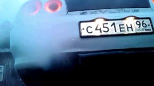 Звук выхлопа на Nissan Skyline 34