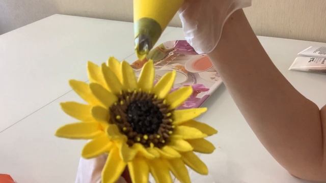 ПОДСОЛНУХИ из Белкового крема! Cake Decorating Ideas! Как украсить торт подсолнухами! Красивый торт