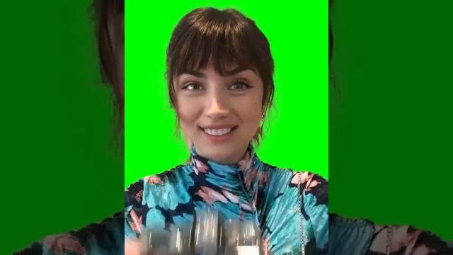 Ana de Armas "Smile" Green Screen смотреть онлайн