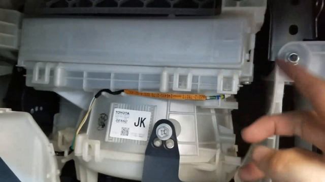 2015 Lexus NX 200 Oil Life Reset and Cabin Filter Replacement смотреть онлайн