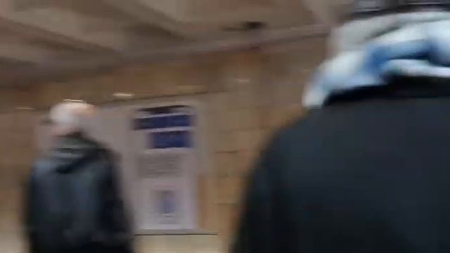 Харьков Салтовка 13 апреля 2023 Добрый вечер! Станцию метро украсили к Пасхе! смотреть онлайн