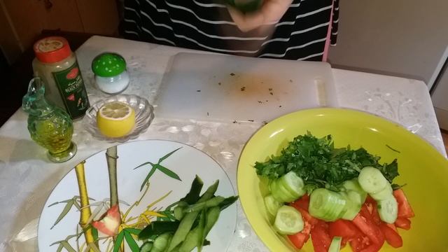 Овощной салат с авокадо смотреть онлайн