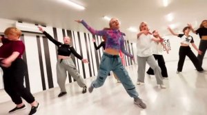 Уроки танцев K POP для девушек и парней. К поп танцы в Белгороде! Школа танцев Dance Life