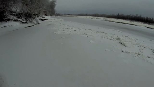 Река Чулым идёт шуга ,первый лёд. смотреть онлайн