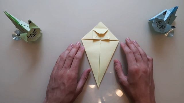 Делаем оригами из бумаги. Поделки для детей. Кот из бумаги. Детское творчество. Поделки из бумаги смотреть онлайн