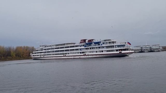 т/х "Михаил Фрунзе" зашёл в затон на зимовку. 14.10.23 смотреть онлайн