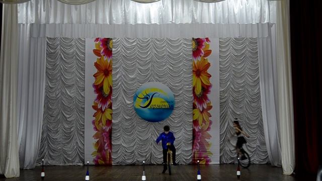 Северное сияние цирковая студия. Велофигуристы