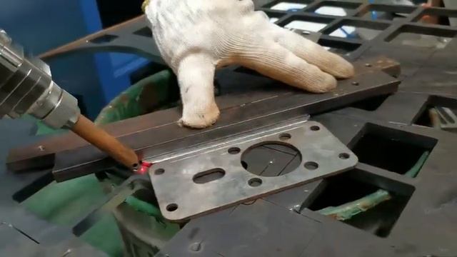 Аппарат лазерной сварки 3в1 LW-W1500 смотреть онлайн