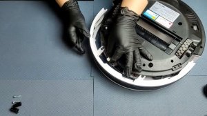 Чистка робота пылесоса с разборкой и ремонтом турбо-щетки