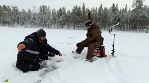 КЛЁВАЯ РЫБАЛКА В ГЛУХОЙ ТАЙГЕ. ДОБРАЛИСЬ ДО ДИКОГО ЛЕСНОГО ОЗЕРА. ТРАДИЦИОННАЯ РЫБАЛКА В КАРЕЛИИ