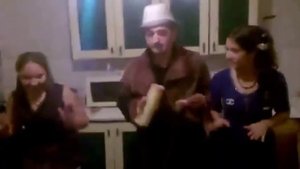 ЦЫГАНЕ ЖГУТ!!Прикол,песня,танец!!!#Funny