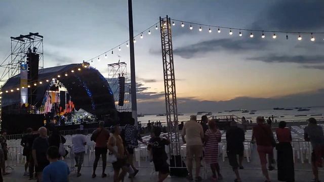 джаз. фестиваль. паттайя. еда. бухло. тепло. смотреть онлайн