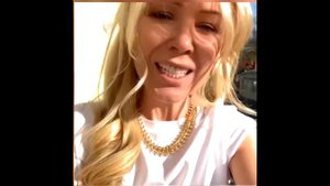 Мизулина всем желаю гоночный болид мем