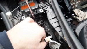 Мерседес 211 ремонт кулисы акпп за 3 минуты..