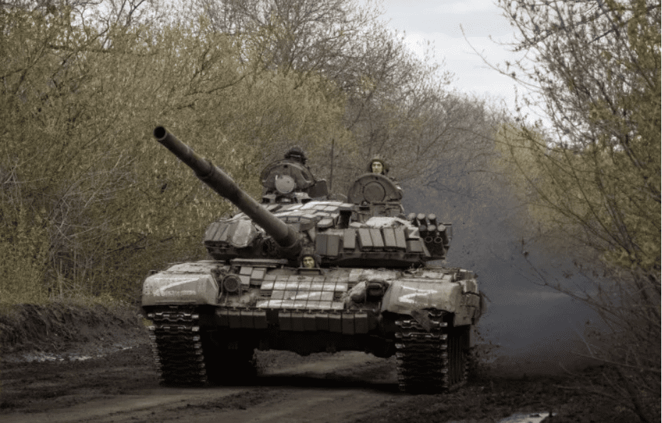 «Кошмарим хорошо»: как слесарь и сварщик из ДНР на танке выбивают ВСУ из Марьинки