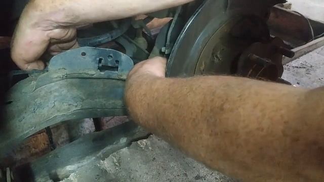 Ниссан Кашкай - замена тросов ручника.