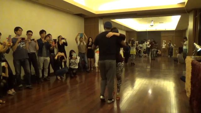 Nelson Campos Kizomba Demonstration (Tokyo Salon Kyozo Room) смотреть онлайн
