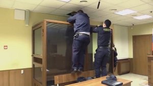 Court Cam  Russian Man Tries to Escape from Court побег из суда!