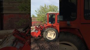 Как работает почвофреза на японском тракторе Hinomoto