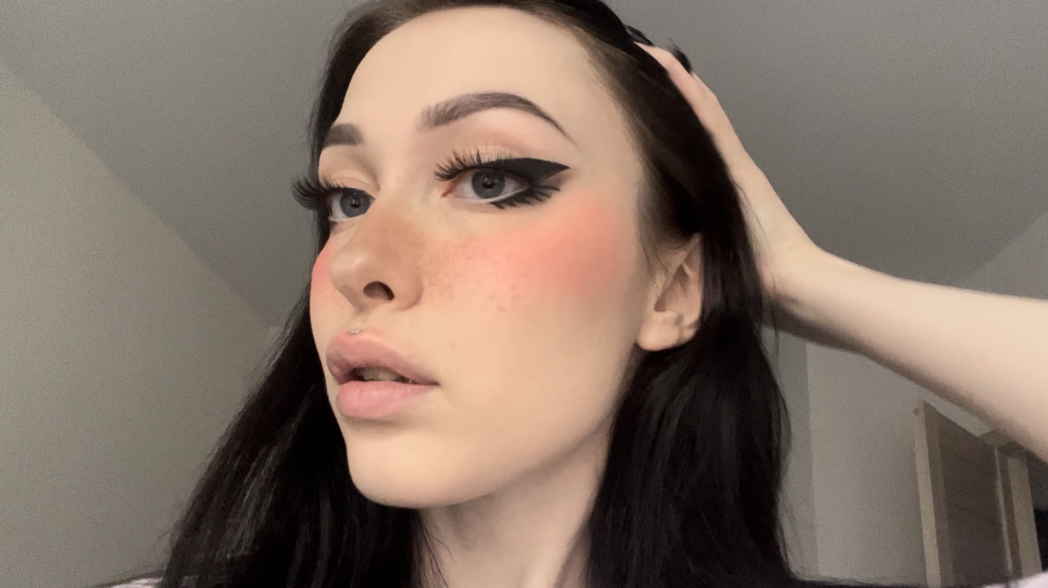 Перевоплощение в Hannah Owo