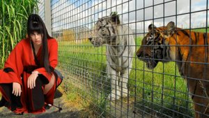 Диана Анкудинова в зоопарке.