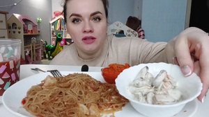 Мукбанг фунчоза с овощами, кимчи, мидии в горчичном соусе #мукбанг #фудблогер #оеде #еда