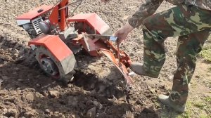 Пашем оборотным плугом Мотор Сич ПО-1В.