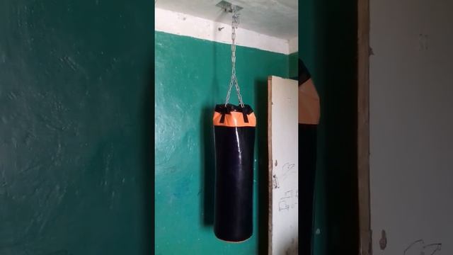 Как правильно вешать боксерский мешок смотреть онлайн