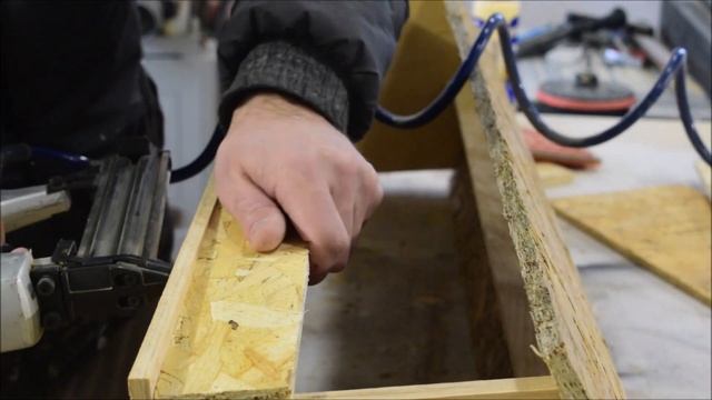 Кормушка для кур, по быстрому!!! Кормушка своими руками. смотреть онлайн