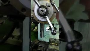 2л53у Радиально-сверлильный станок. Видео в работе