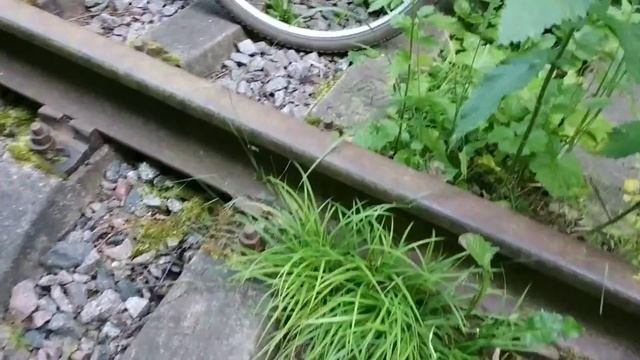 РАЗРЕЗАТЬ И СЛОМАТЬ РЕЛЬС. ЭТО НЕ СЛОЖНО? МЕТАЛЛОКОП. смотреть онлайн