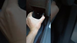 Где находятся предохранители на митсубиси галант 97 года