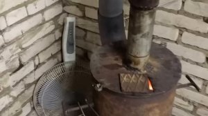 В масле вода или тосол. Смотреть до конца