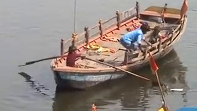 Река Ямуна , город Матхура. смотреть онлайн