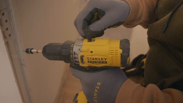 18V STANLEY® FATMAX® V20 Drill Driver with 2 x 1.5Ah Lithium-Ion Batteries and Soft Bag смотреть онлайн