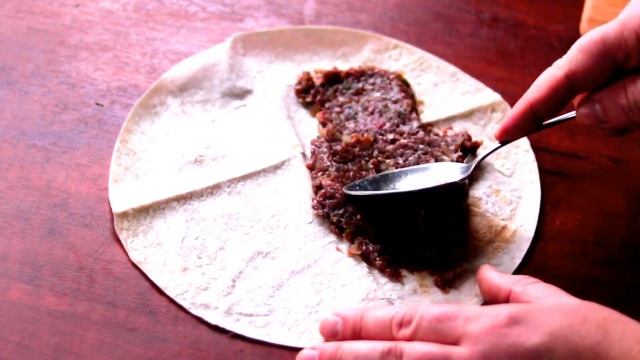 ЧЕБУРЕКИ ИЗ ЛАВАША И ФАРША ЗА 4 МИНУТЫ. ТАКОГО ВЫ ЕЩЕ НЕ ЕЛИ.