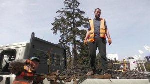 В Мариуполе после освобождения от неонацистов налаживается мирная жизнь