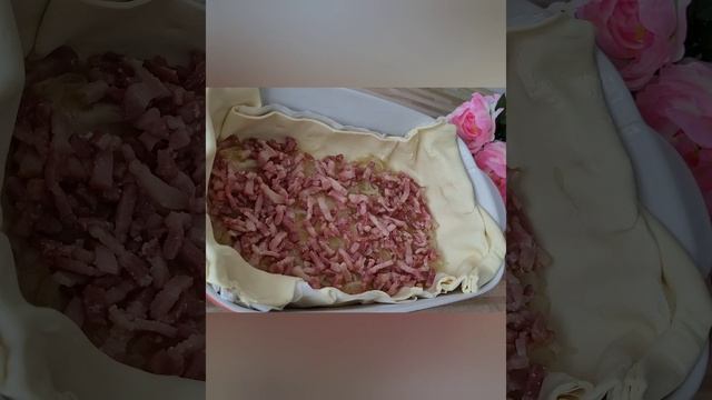 Пирог с луком и беконом,сметаной и яйцом.Pie with onions,bacon,sour cream and egg. смотреть онлайн