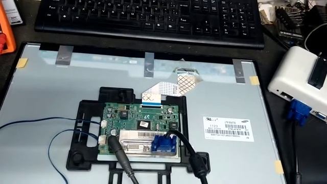 Monitor Samsung S19A300B Liga mas não aparece Imagem. смотреть онлайн