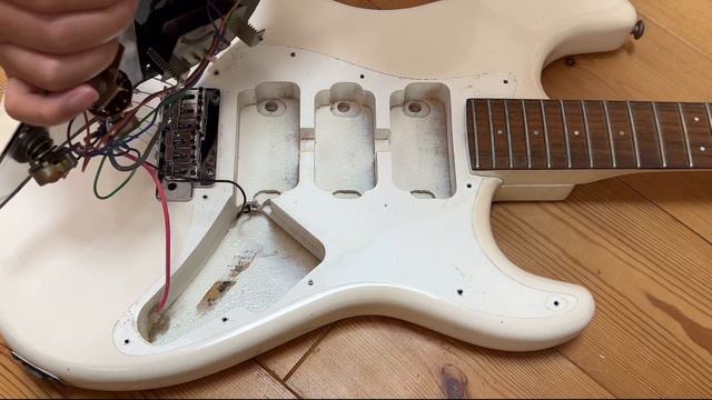 人気薄 TOKAI SUPER EDITION 単純に分解して中身をチェックしてみた。【 東海楽器 ８０年代 ストラトキャスター Stratocaster 】