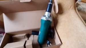 Распаковка — Прямая шлифовальная машина DWT GS06-27 LV