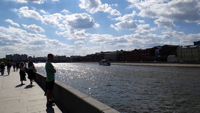 Жизненные истории: хотите совет, вы ничего не измените, придется выселяться - улыбнулась девушка смотреть онлайн