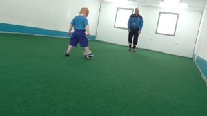 Маленький футболист 2,6 года:) Футбол для малышей