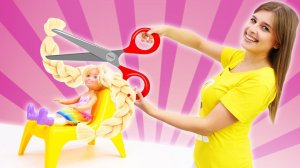 Новая прическа куклы Челси! Игры в Парикмахерскую и Салон Красоты Барби