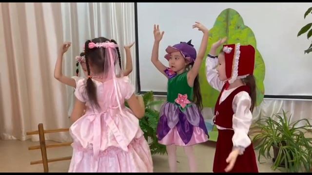 "Little Red Riding Hood" театральнай туруоруу. смотреть онлайн