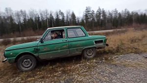 ЗАЗ 968 с двигателем ВАЗ. Езда по песчаной местности.