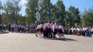 Танец на последний звонок 2023 9Б (Вальс)