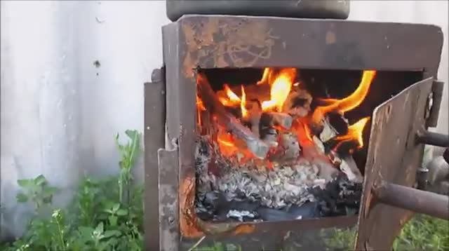 Уличная печь для птицы и скотины из канистры своими руками