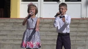 Песня Учат в школе Захаров Ярослав и Аня Шляхотка