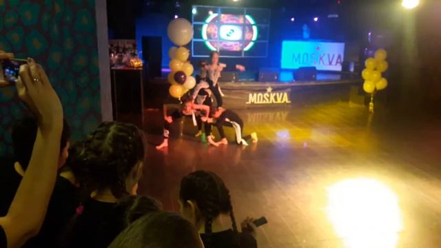 Танец пауков с паутиной смотреть онлайн